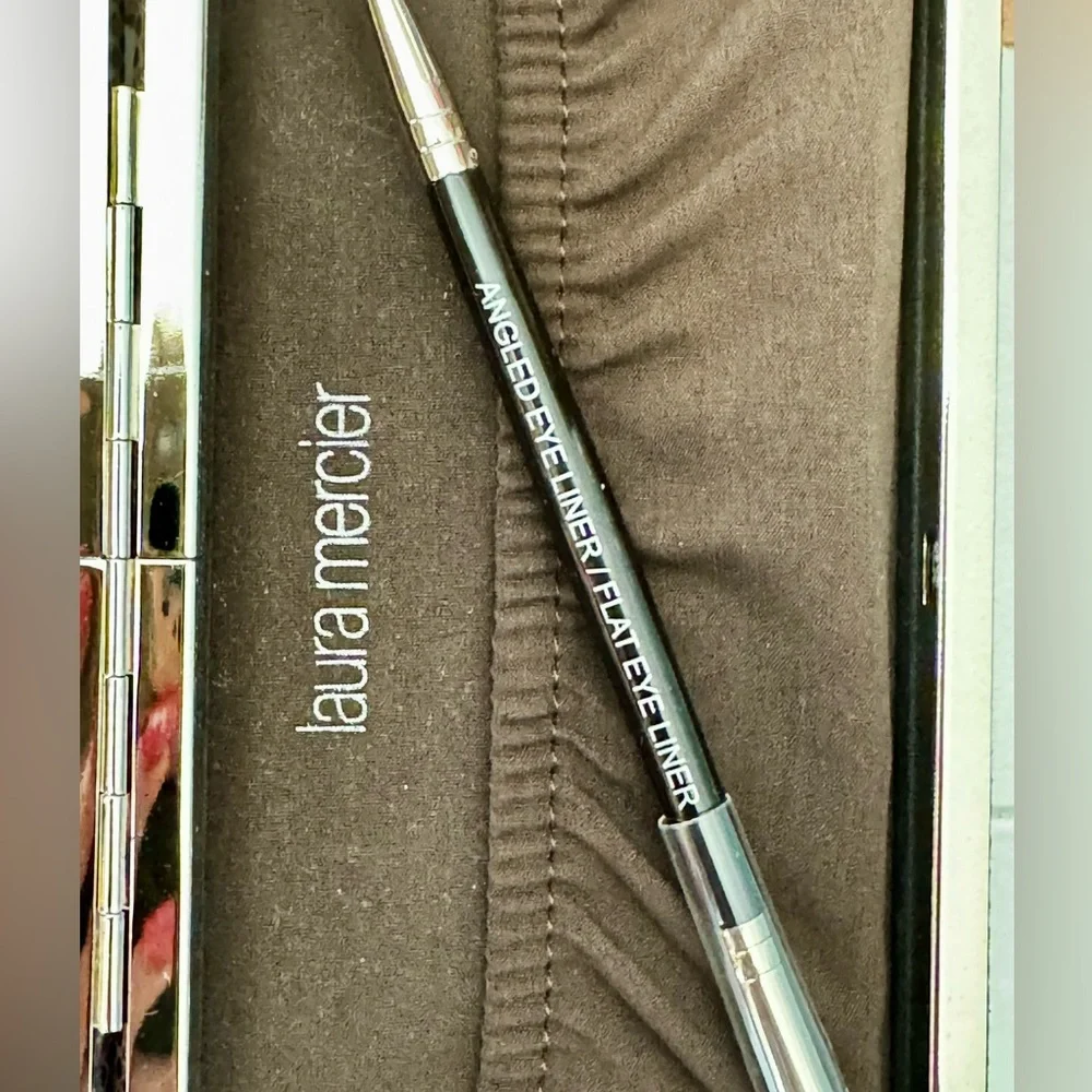Laura Mercier Bundle- Makeup Brushes, Eyebrow Pallet, Setting Spray